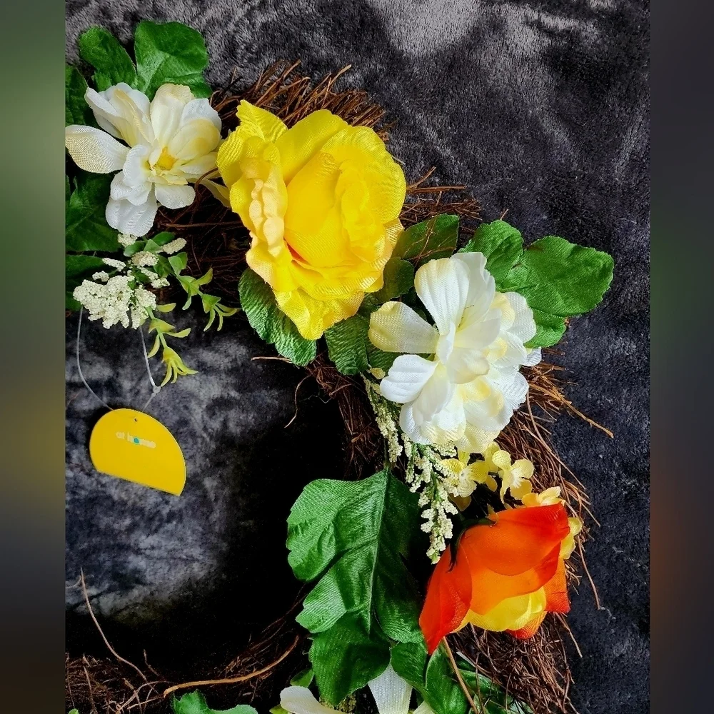 NWT spring summer blooming floral Rose Daisy Greenery leaves door wreath